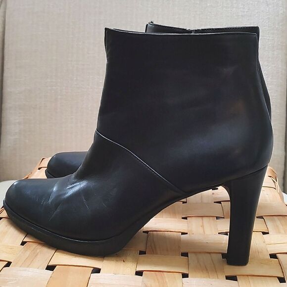 Stuart Weitzman Black Leather Heeled Ankle Boots - Picture 1 of 10